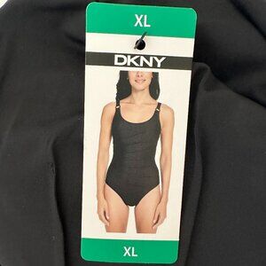 New DKNY Women's One Piece Swimsuit Size XL Black Starburst Detail At The Front